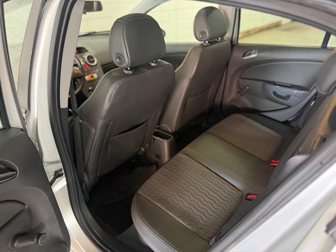 Opel Corsa 1.2 5 porte Club