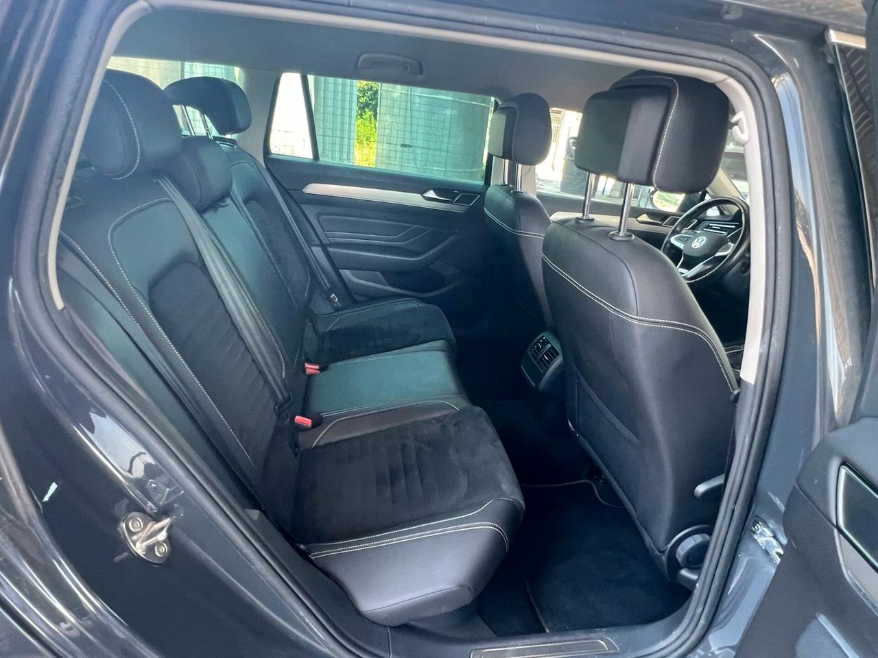 Volkswagen Passat Variant 2.0 TDI SCR 200 CV 4MOTION DSG Executive