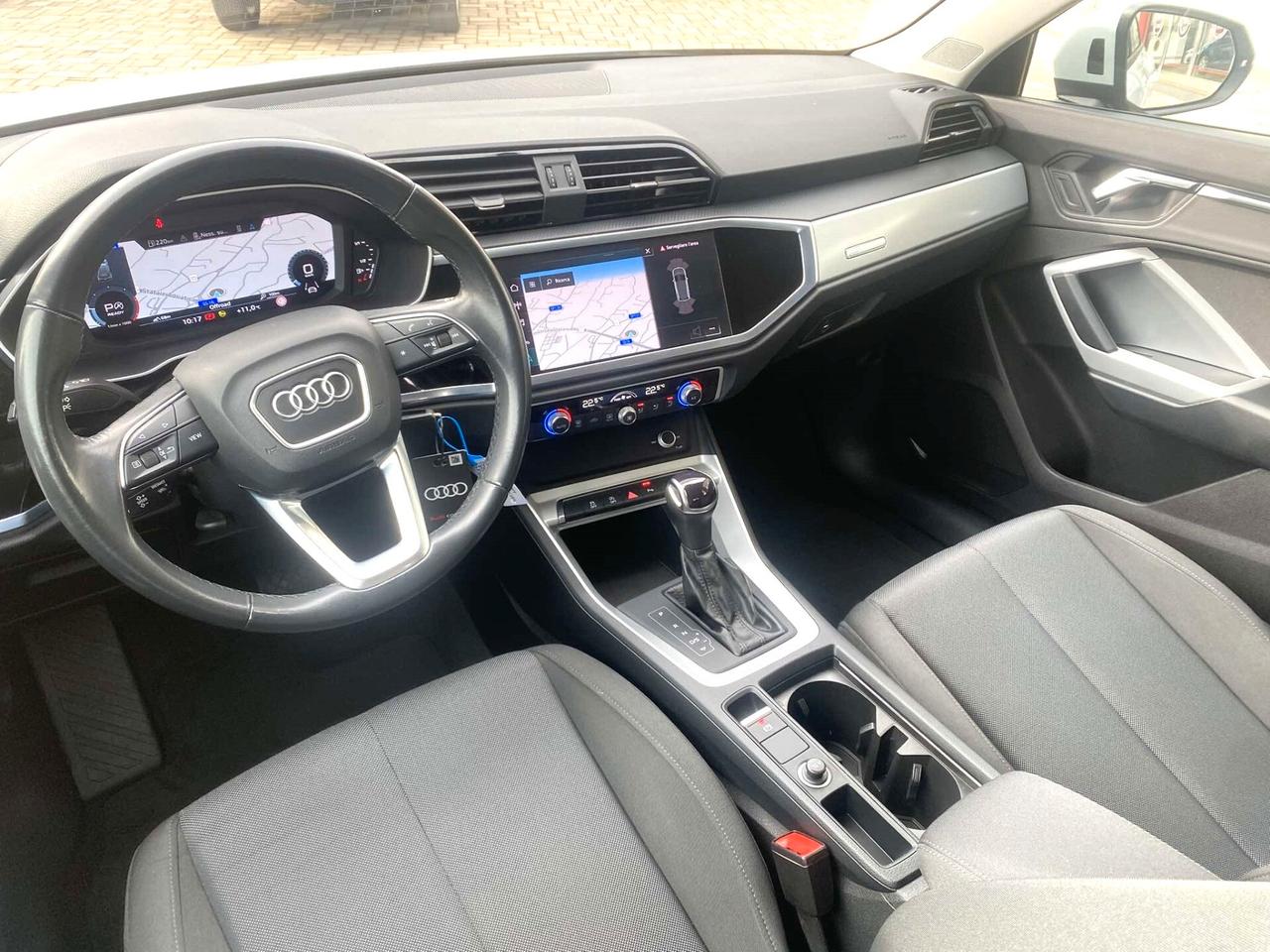 Audi Q3 35 TDI S tronic Business