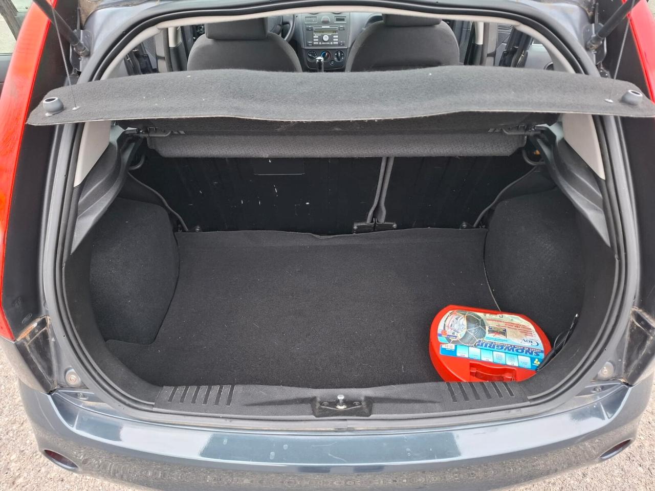 Ford Fiesta 1.2 5 porte SOLAMENTE 85.000 KM