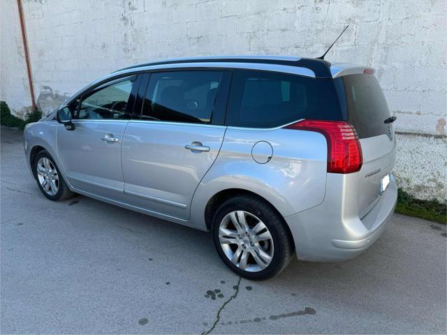 PEUGEOT 5008 1.6 HDi 112CV Tecno