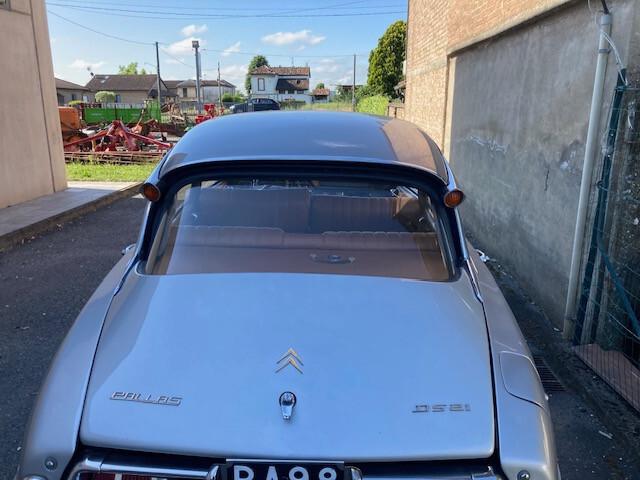 Citroen DS 21 Pallas semiautomatica cruscotto ad onda bicolore anno 1968 targa oro ASI