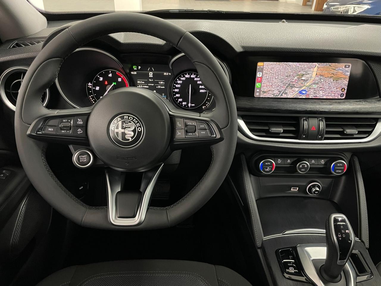 Alfa Romeo Stelvio 2.2 TD 160 CV SPORT-TECH CERCHI 19" VETRI SCURI