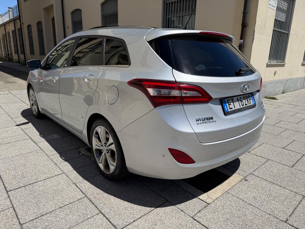 Hyundai i30 Wagon 1.6 CRDi 128 CV Style TETTO APRIBILE