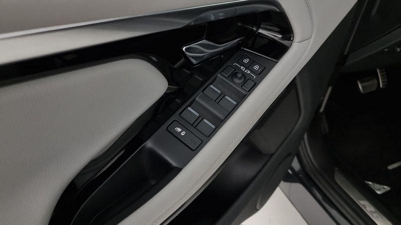 Land Rover Range Rover Evoque 2.0d i4 mhev R-Dynamic SE awd 163cv auto