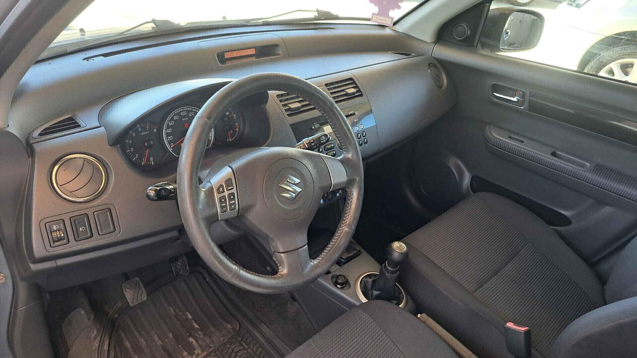Suzuki Swift 1.3 4x4 5p. GL