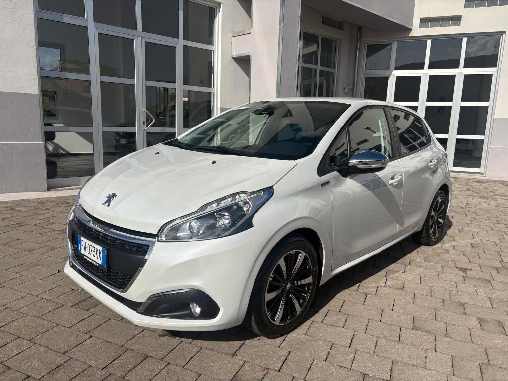 Peugeot 208 PureTech 5 porte Signature