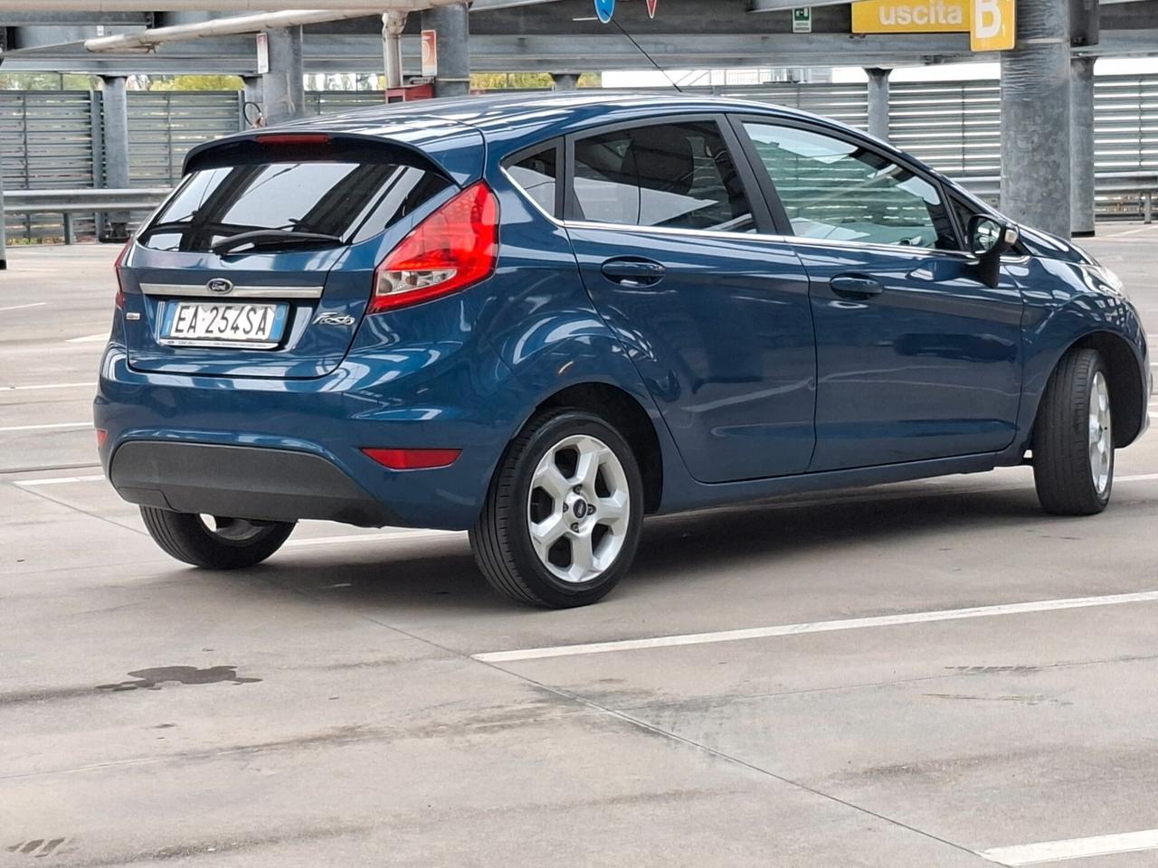 Ford Fiesta 1.4 TDCi 68CV 5 porte Titanium
