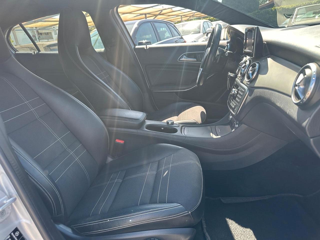 Mercedes GLA 220 4Matic Automatica