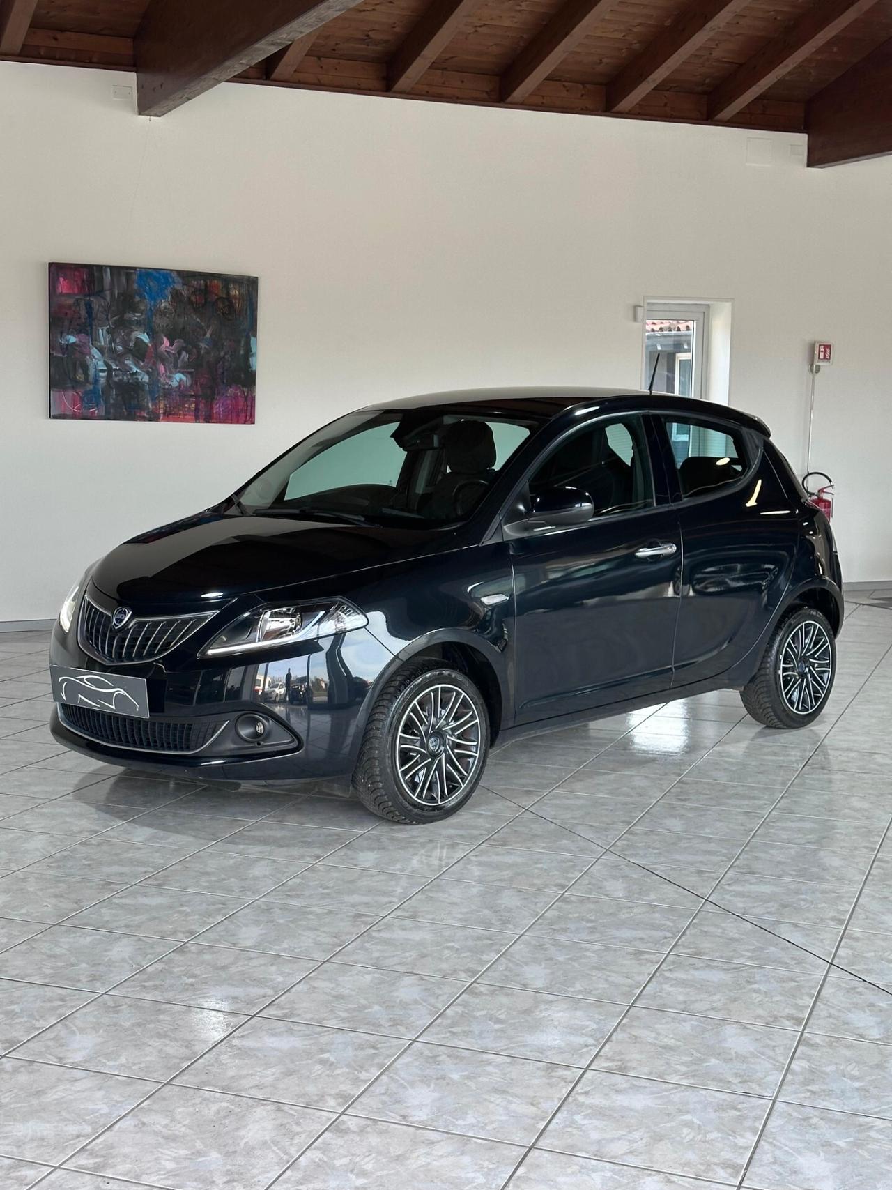 Lancia Ypsilon 1.0 FireFly 5 porte S&S Hybrid Ecochic Gold