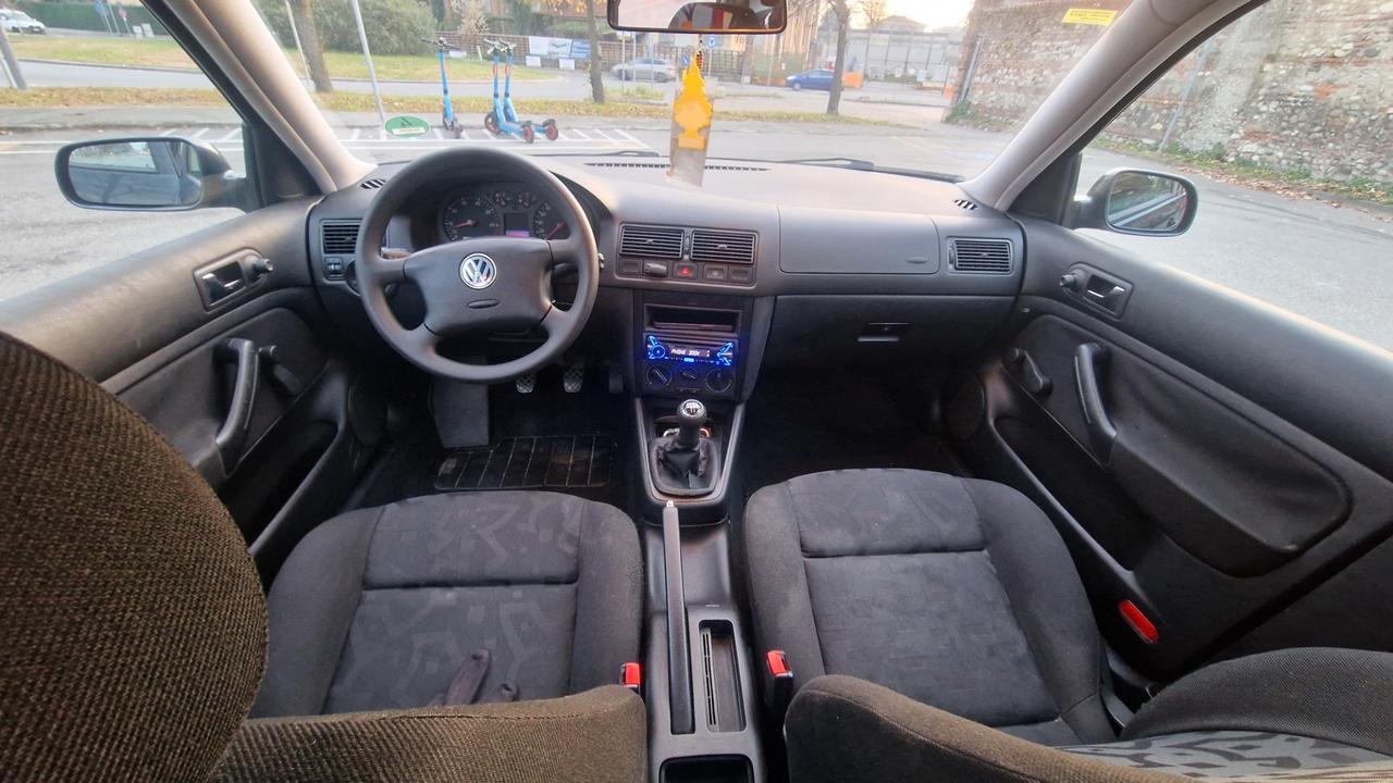 Volkswagen Golf 1.4cc (Su Appuntamento)