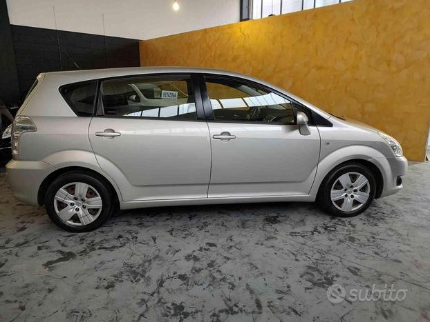 TOYOTA Corolla Verso 2.2 16V D-4D DPF Luna 7pti