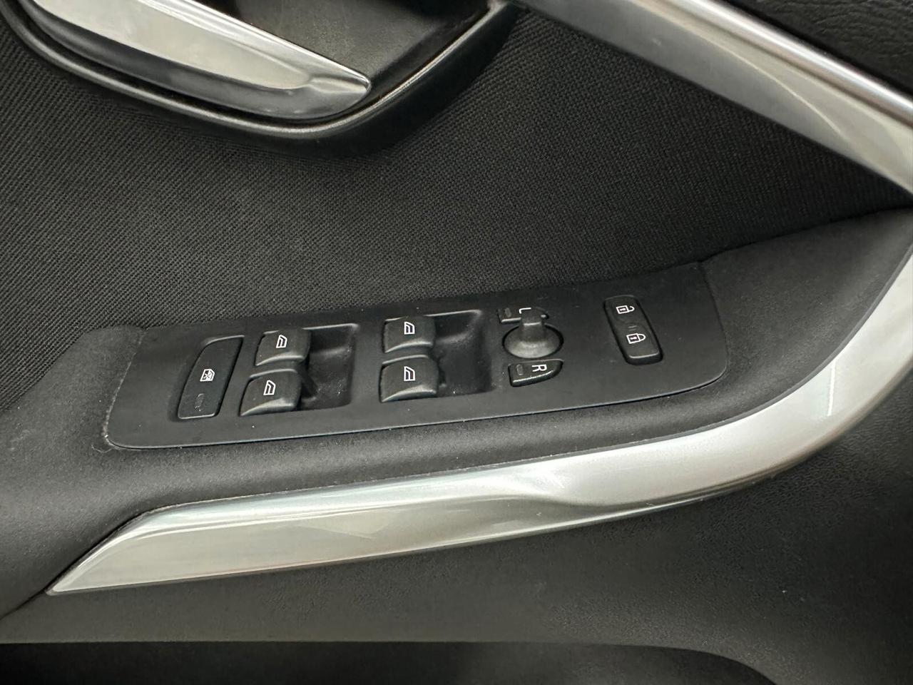 Volvo V40 V40 II 2012 1.6 d2 R-design Momentum