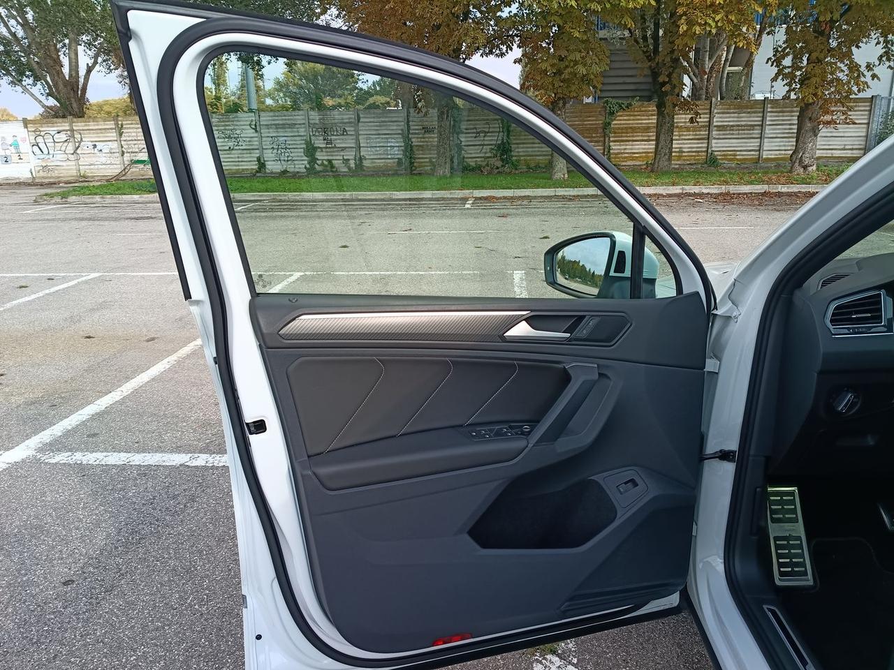 Volkswagen Tiguan R-LINE #50664