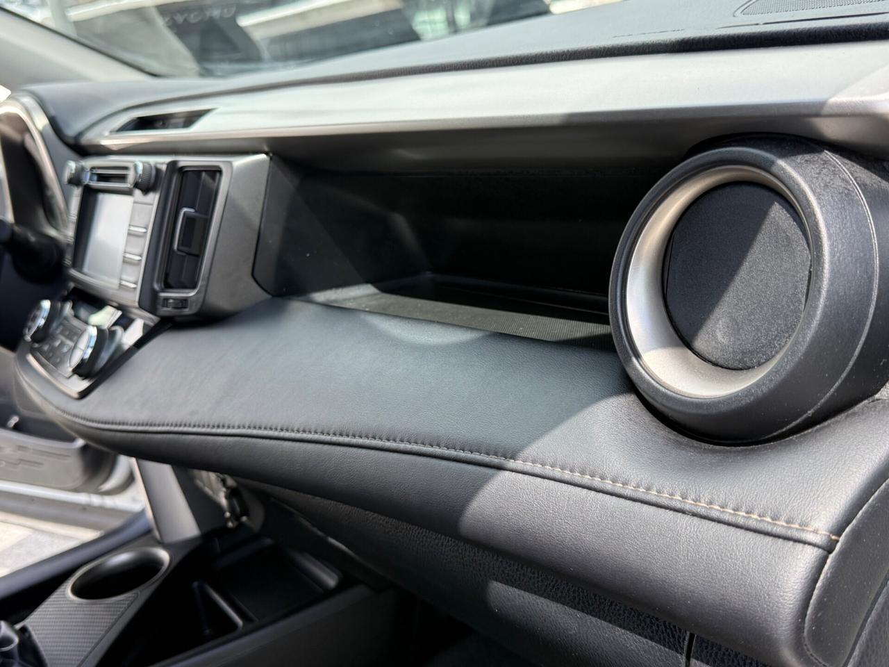 Toyota RAV 2.0 D-4D 4WD Lounge-FULL OPTIONAL