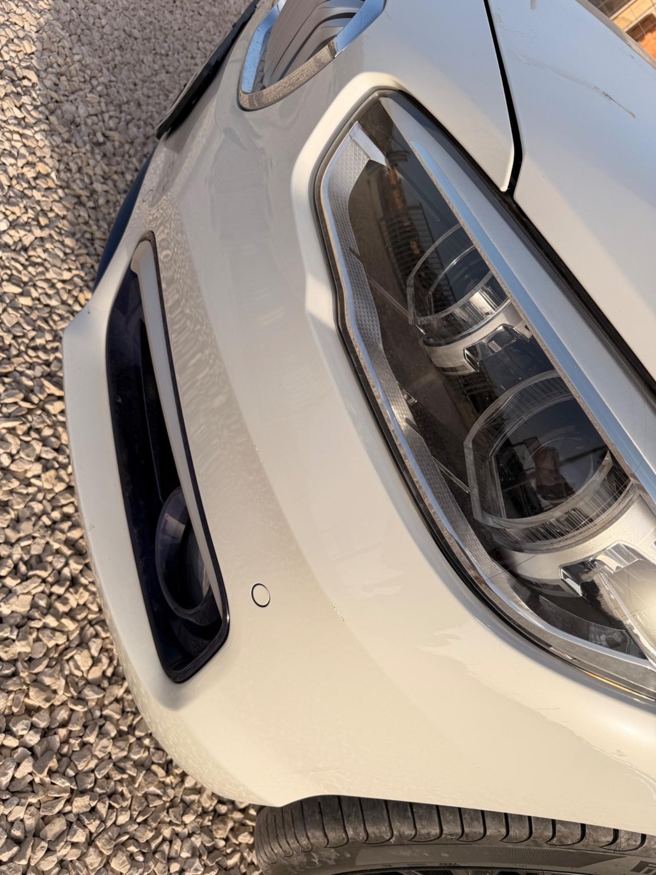 Bmw 118 118d 5p. Sport 2015 fari uxeno navigatore