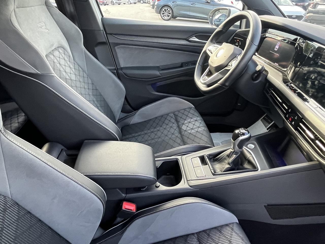 VW GOLF 1500 TSI 130 CV 6M R.LINE