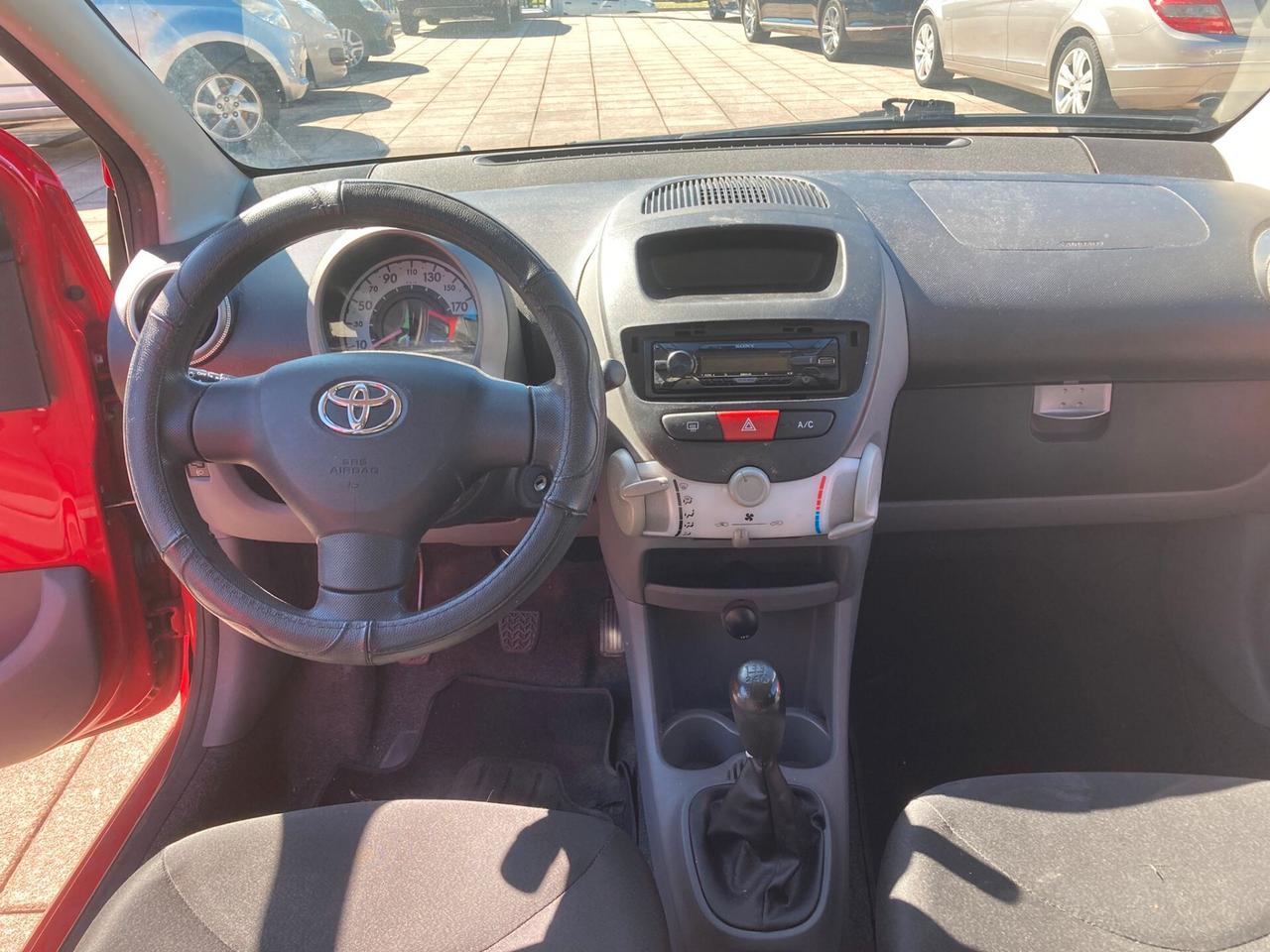 Toyota Aygo 1.0 12V VVT-i 5 porte Sol