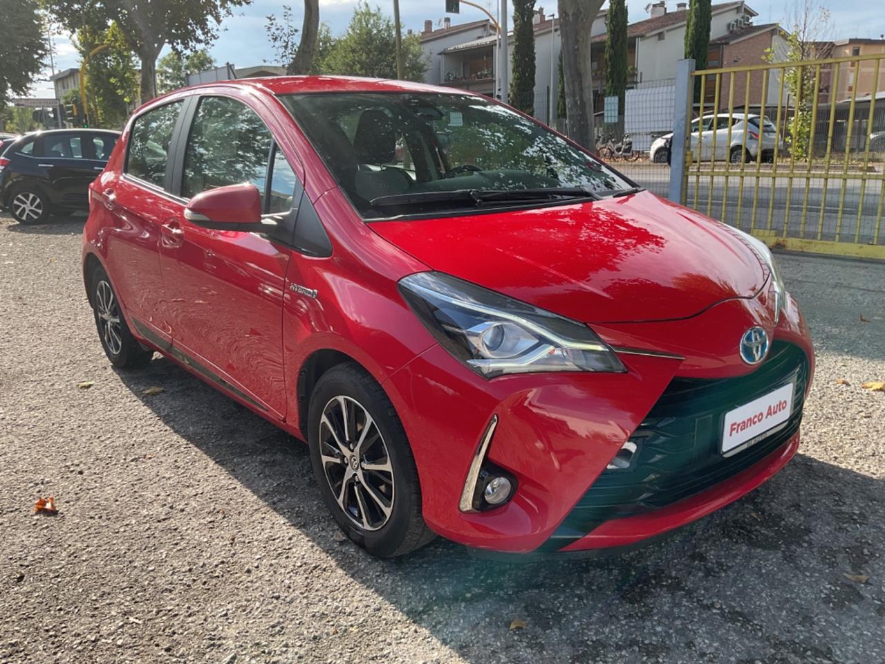 Toyota Yaris 1.5 Hybrid CAMBIO AUT. OK NEOPATENTATI