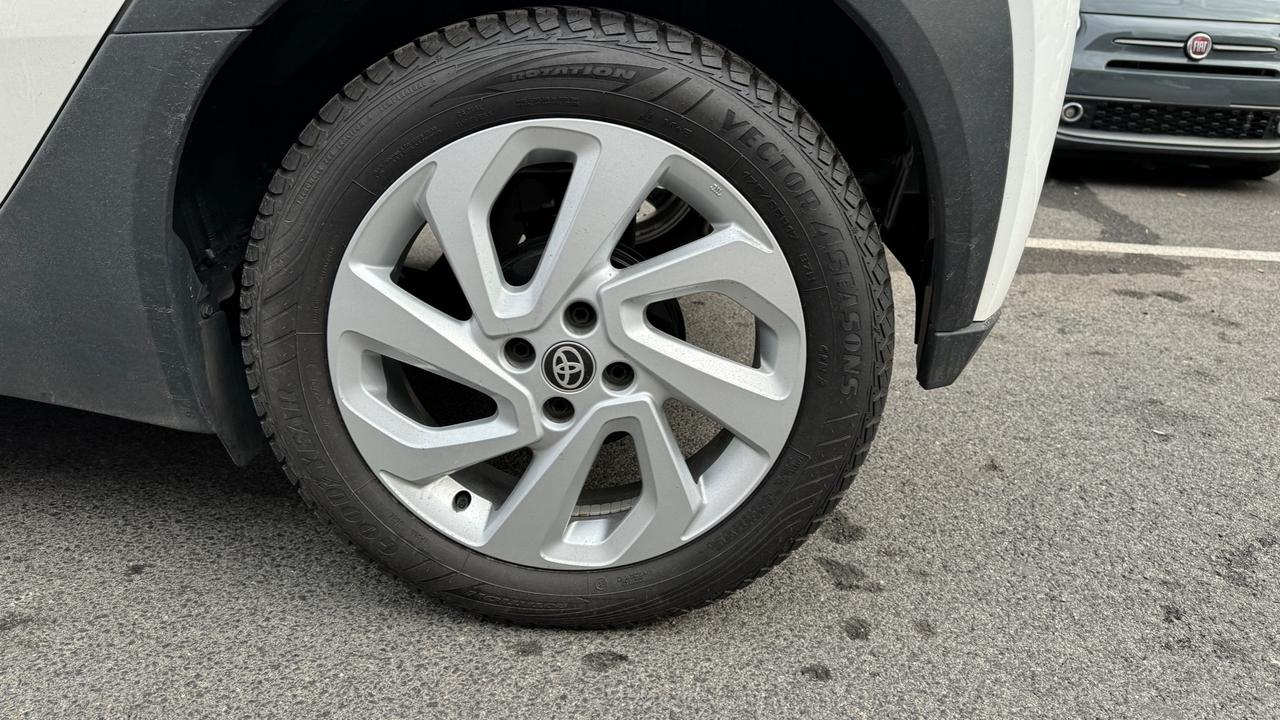 Toyota Aygo X 1.0 VVT-i 72 CV 5 porte Lounge Air S-CVT X PLAY NAVI KAMERA PDC BLUETOOTH CAR PLAY