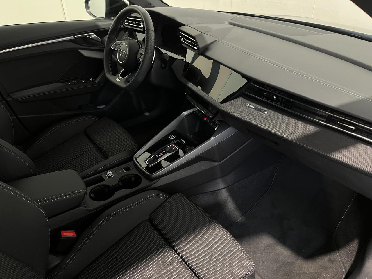 AUDI A3 SPORTBACK TFSI S-TRONIC S-LINE EDITION