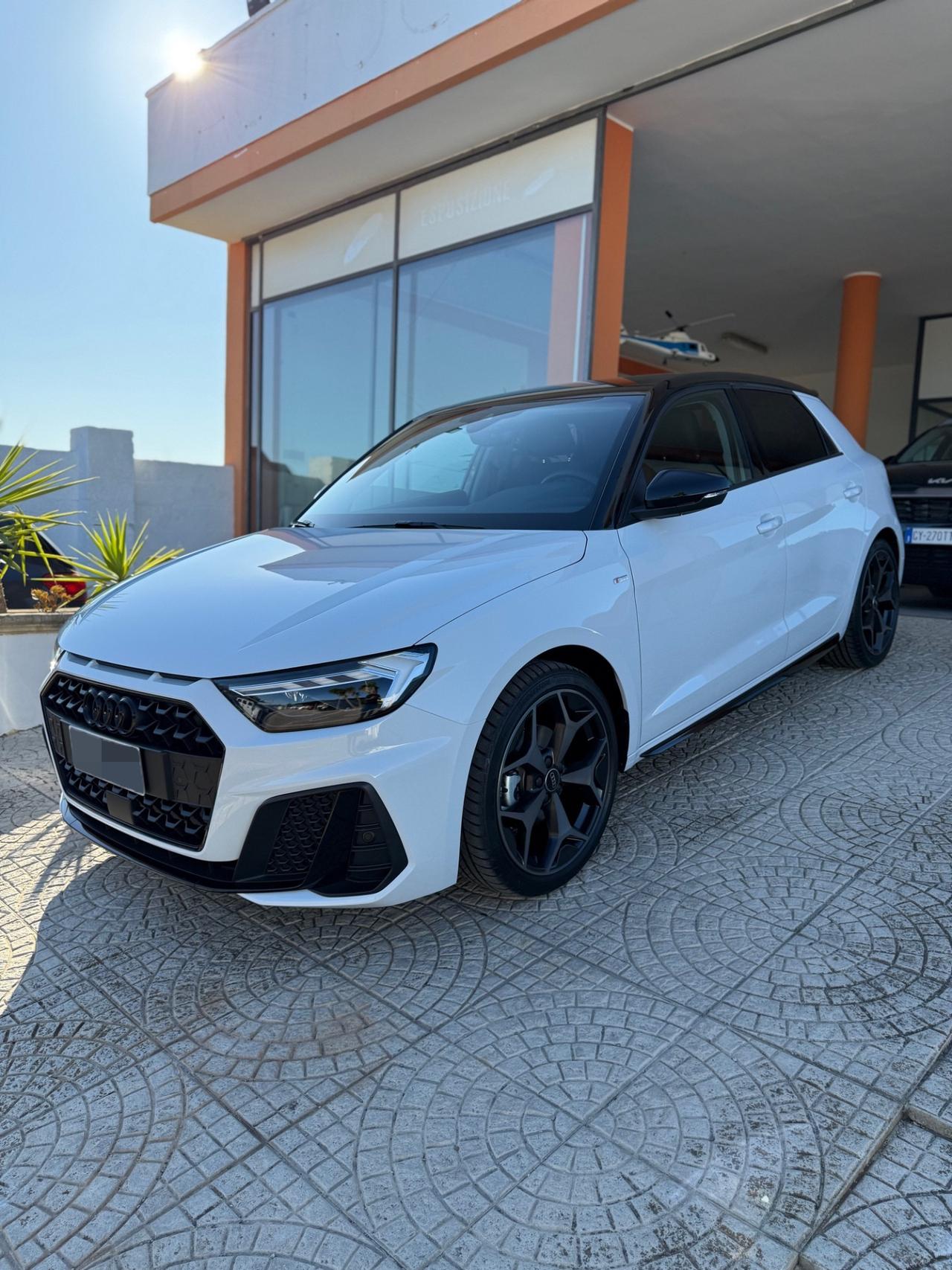 Audi A1 SPB 30 TFSI Identity Black Km 0