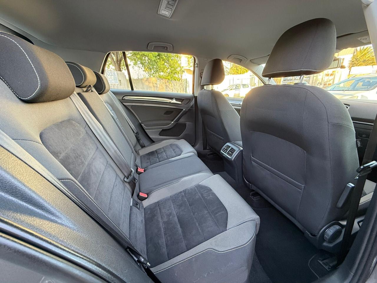 Volkswagen Golf 7 TDI AUT. 7M DIST. FATTA