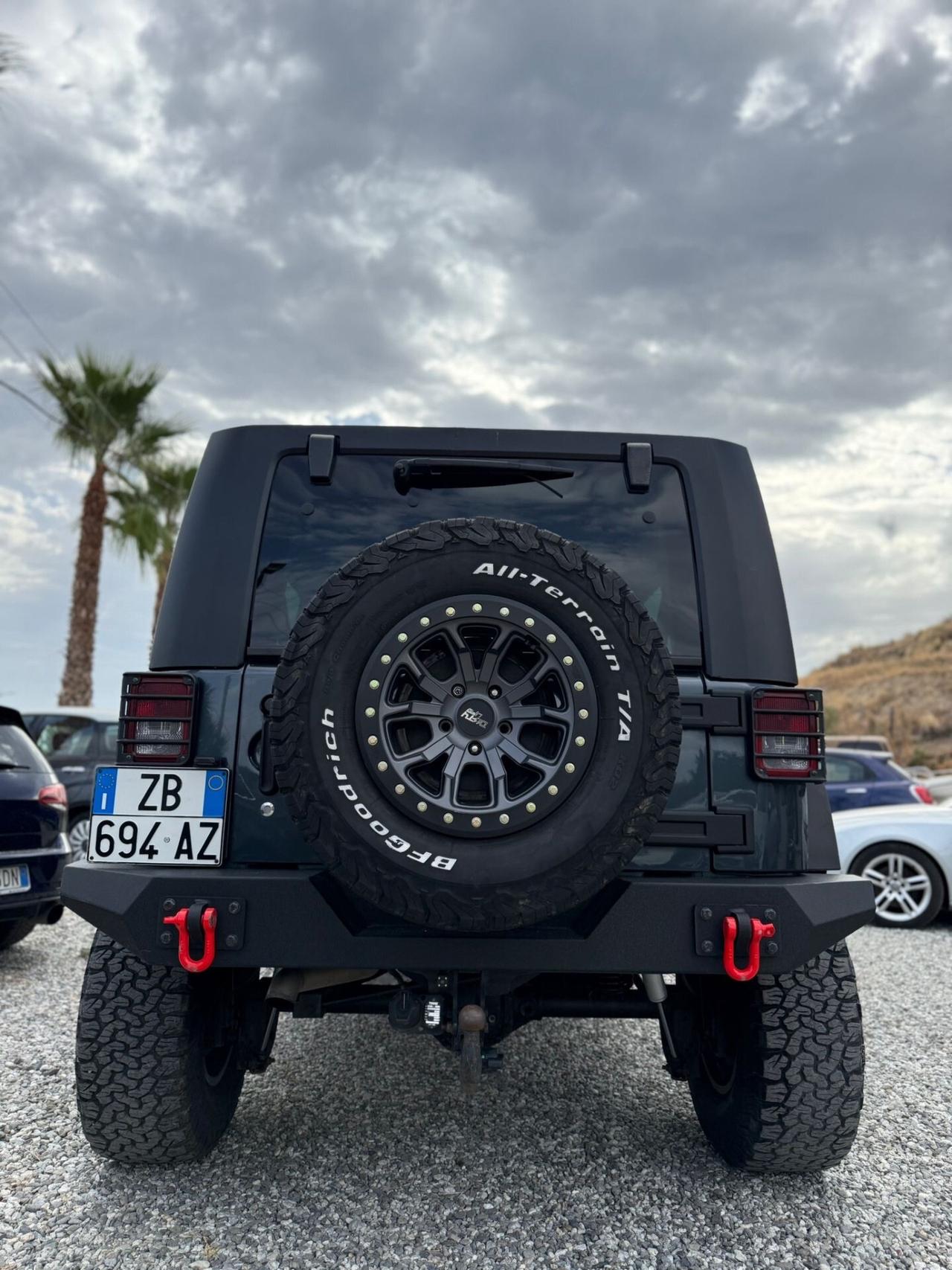 Jeep Wrangler Unlimited 2.8 CRD DPF Sahara Auto