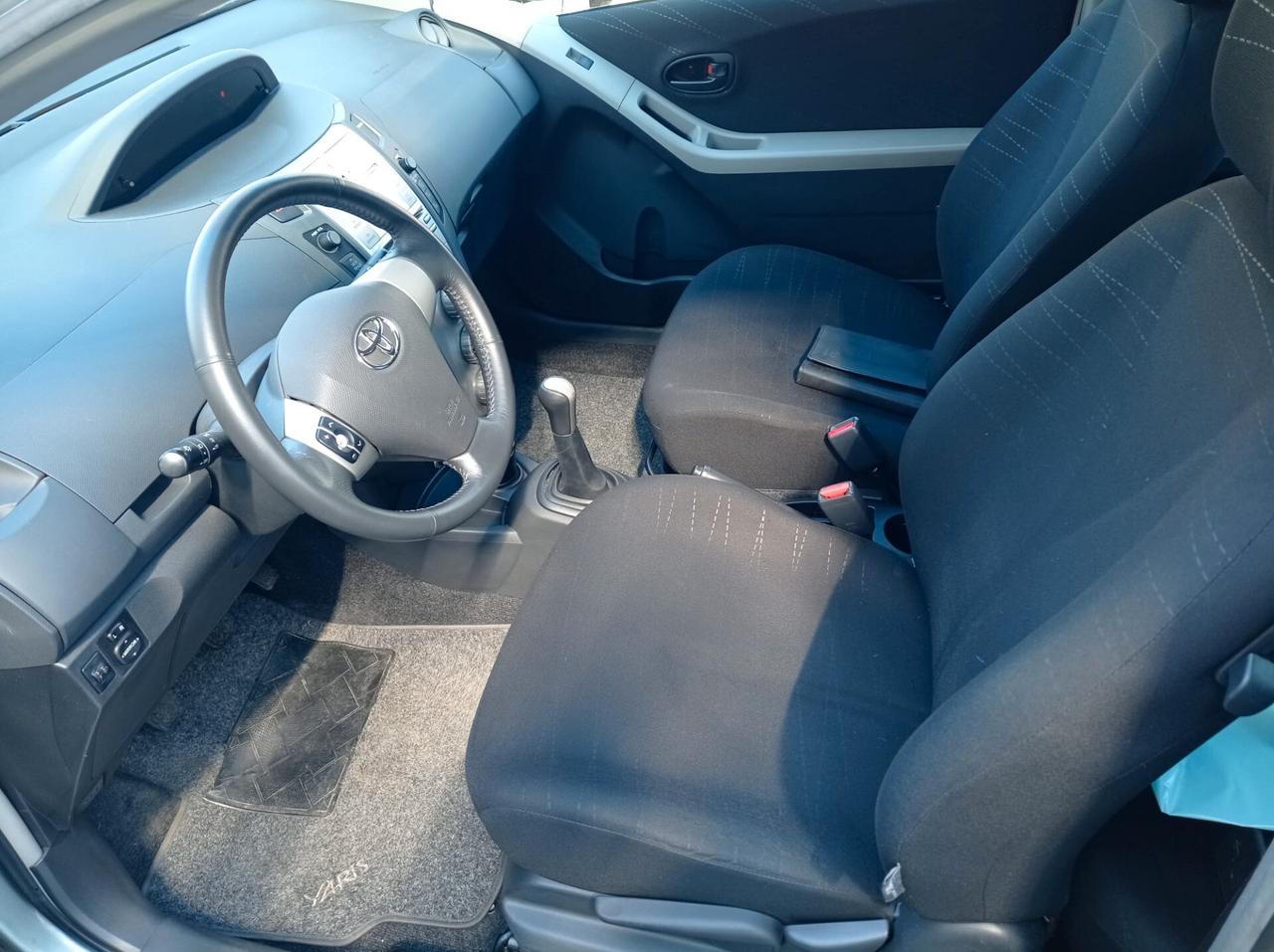 Toyota Yaris 1.0 3 porte