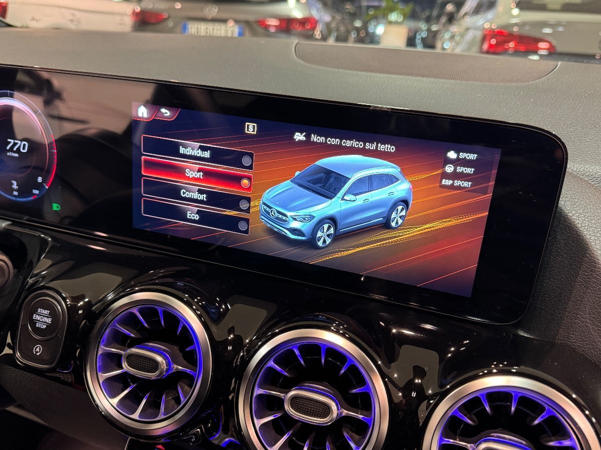 MERCEDES Classe GLA 200 d Automatic Premium AMG TETTO