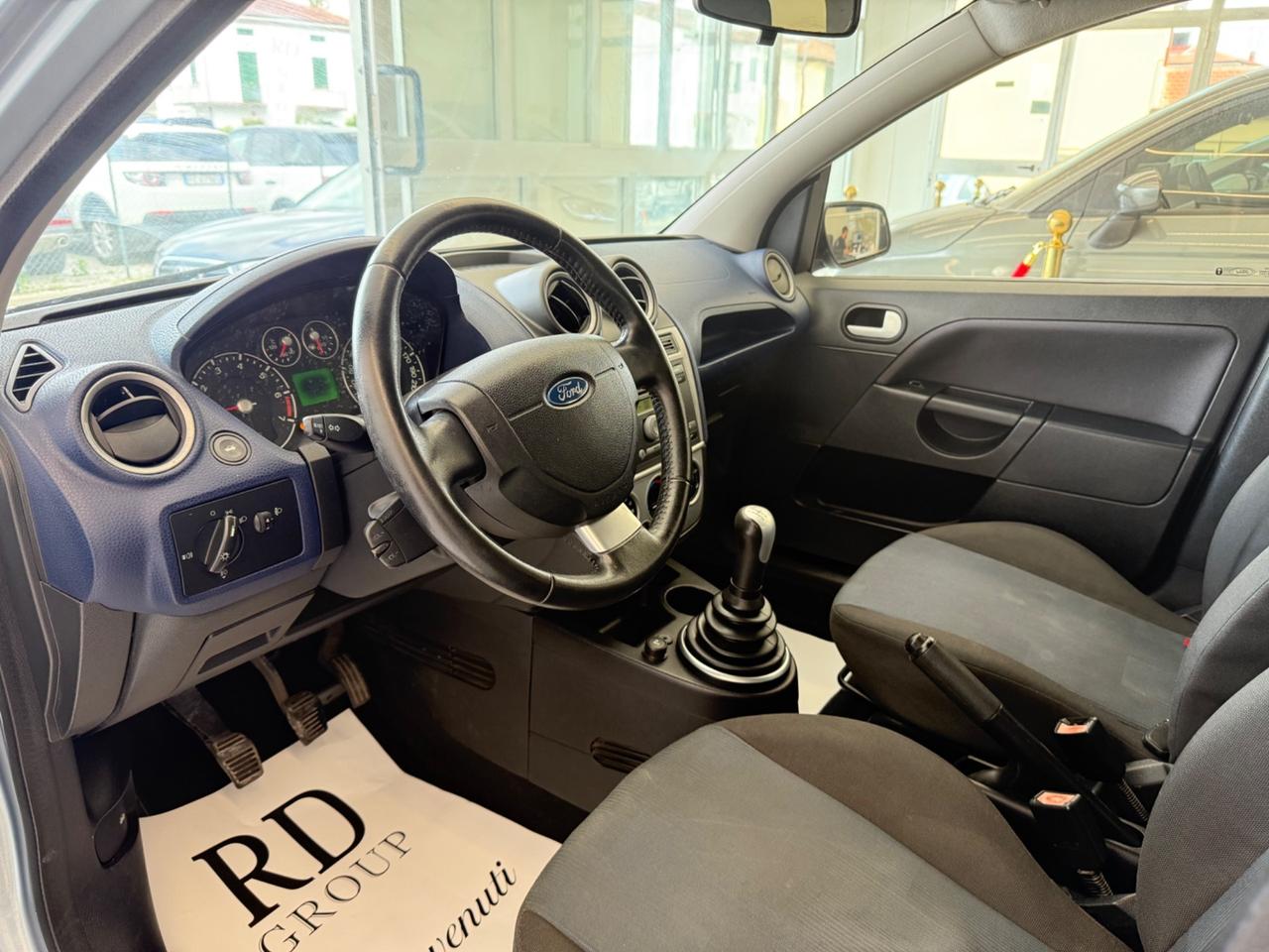 Ford fiesta 1.2 Benzina 5porte 75cv ok neopatentati