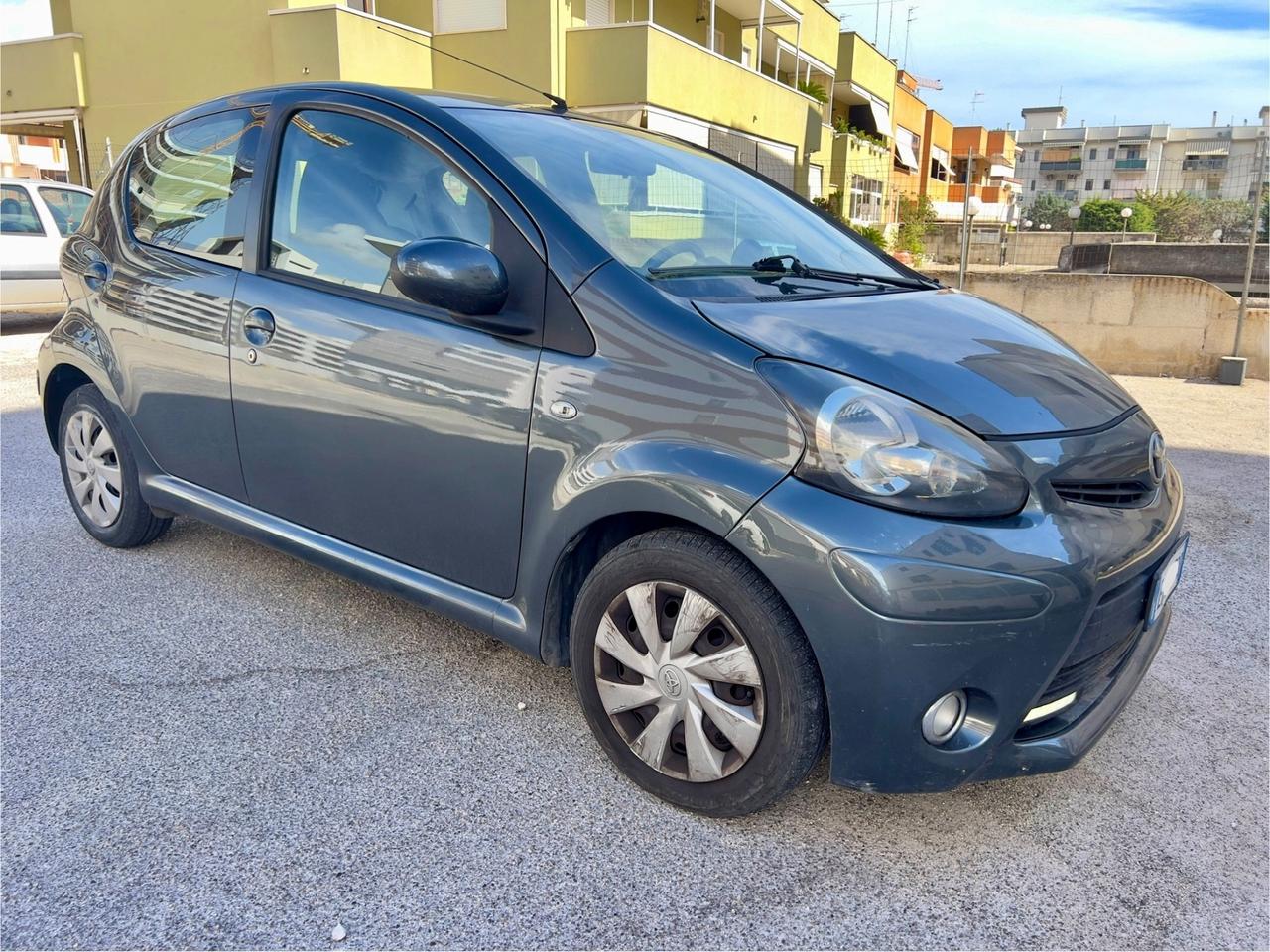 Toyota Aygo 1.0 12V VVT-i 5 porte Lounge