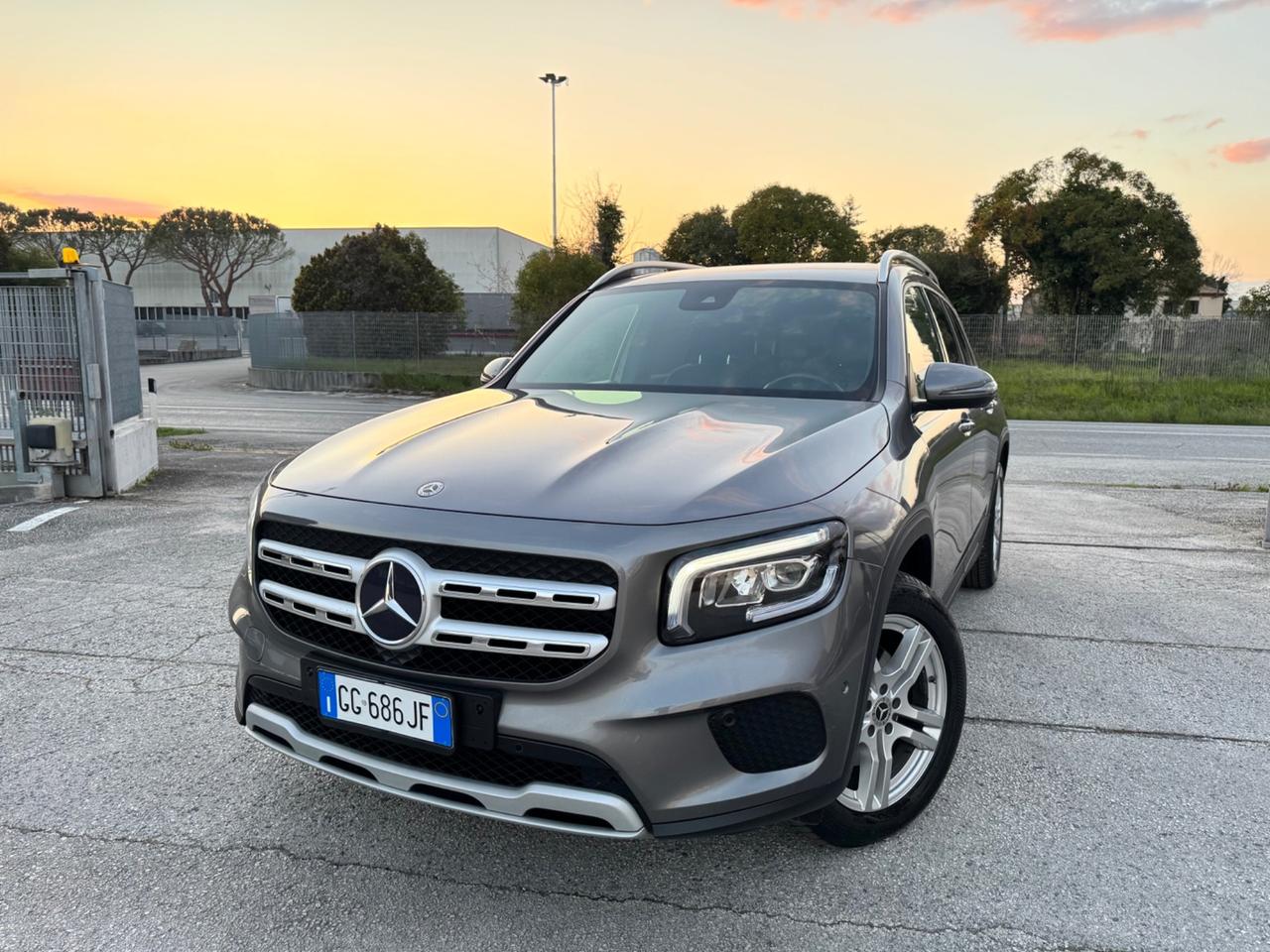 MERCEDES GLB 180d Sport - Luci Ambient Navi 18