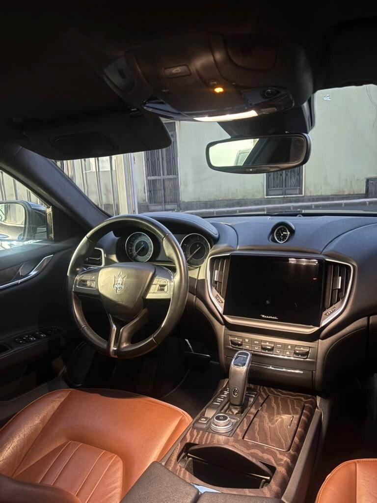 Maserati Ghibli L4 330 CV MHEV Gransport