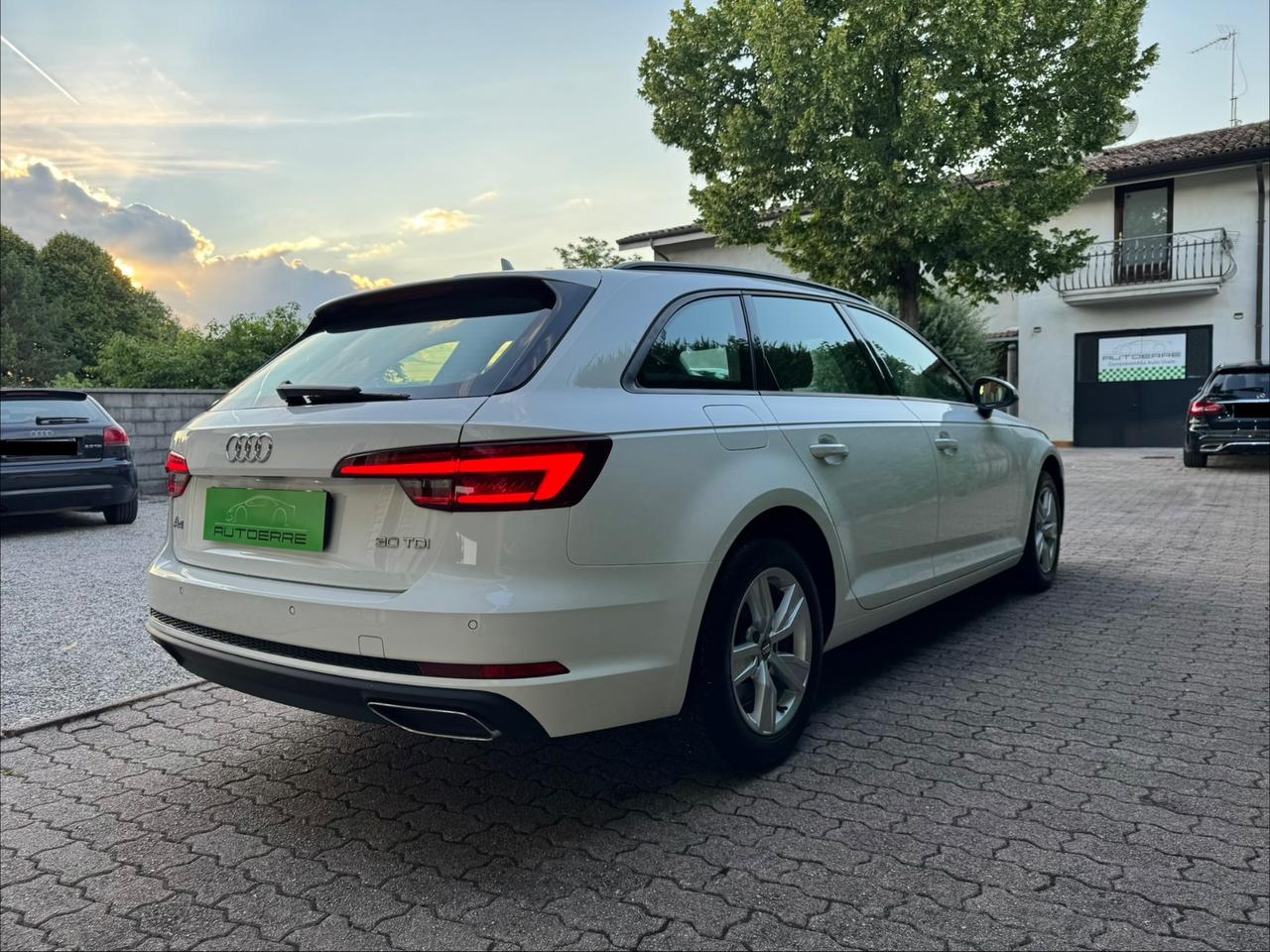 Audi A4 Avant 30 TDI S tronic Design