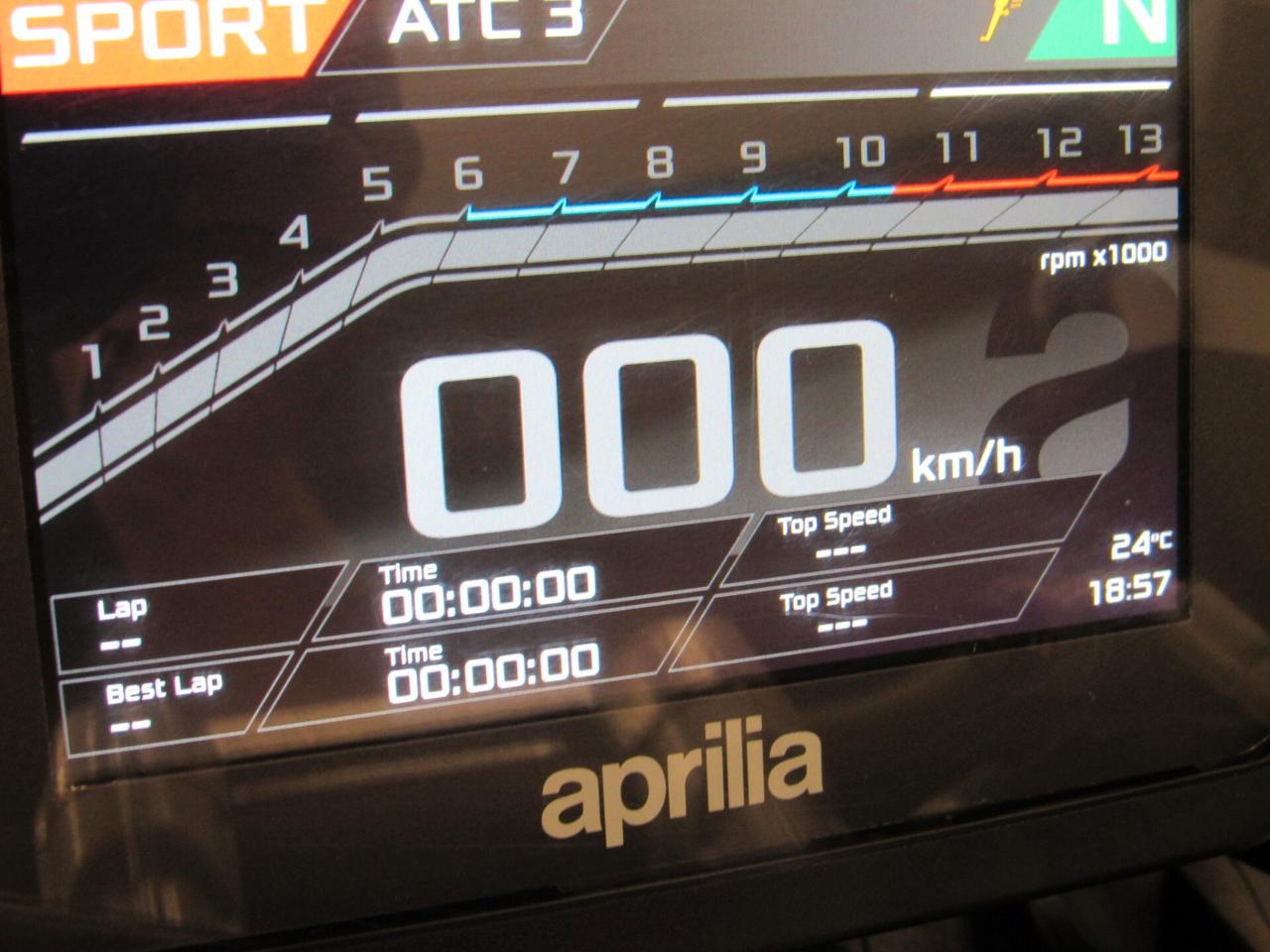 Aprilia Tuono 457 ABS 35 KW PATENTE A2