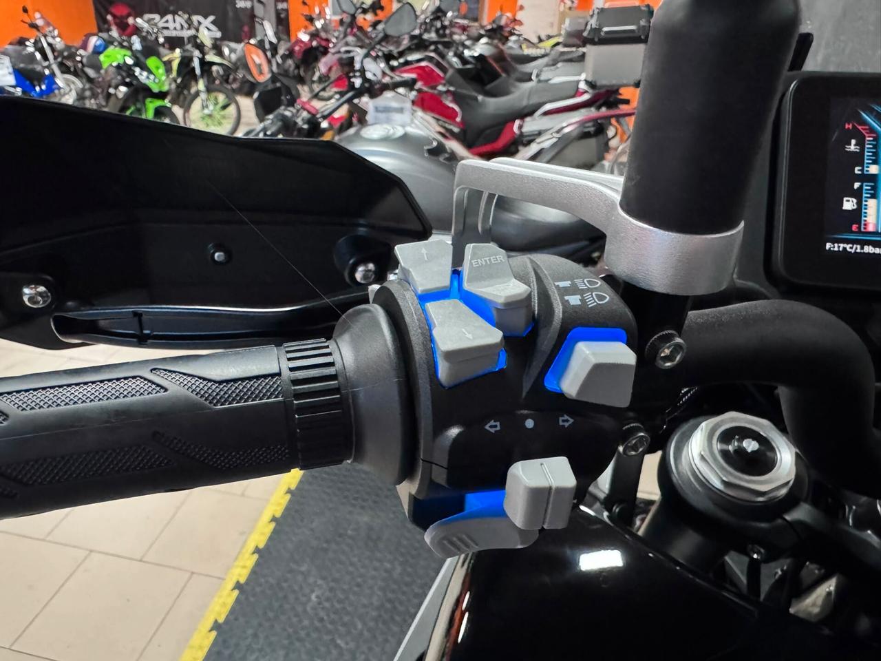 Qj Motor SRT 700 SX