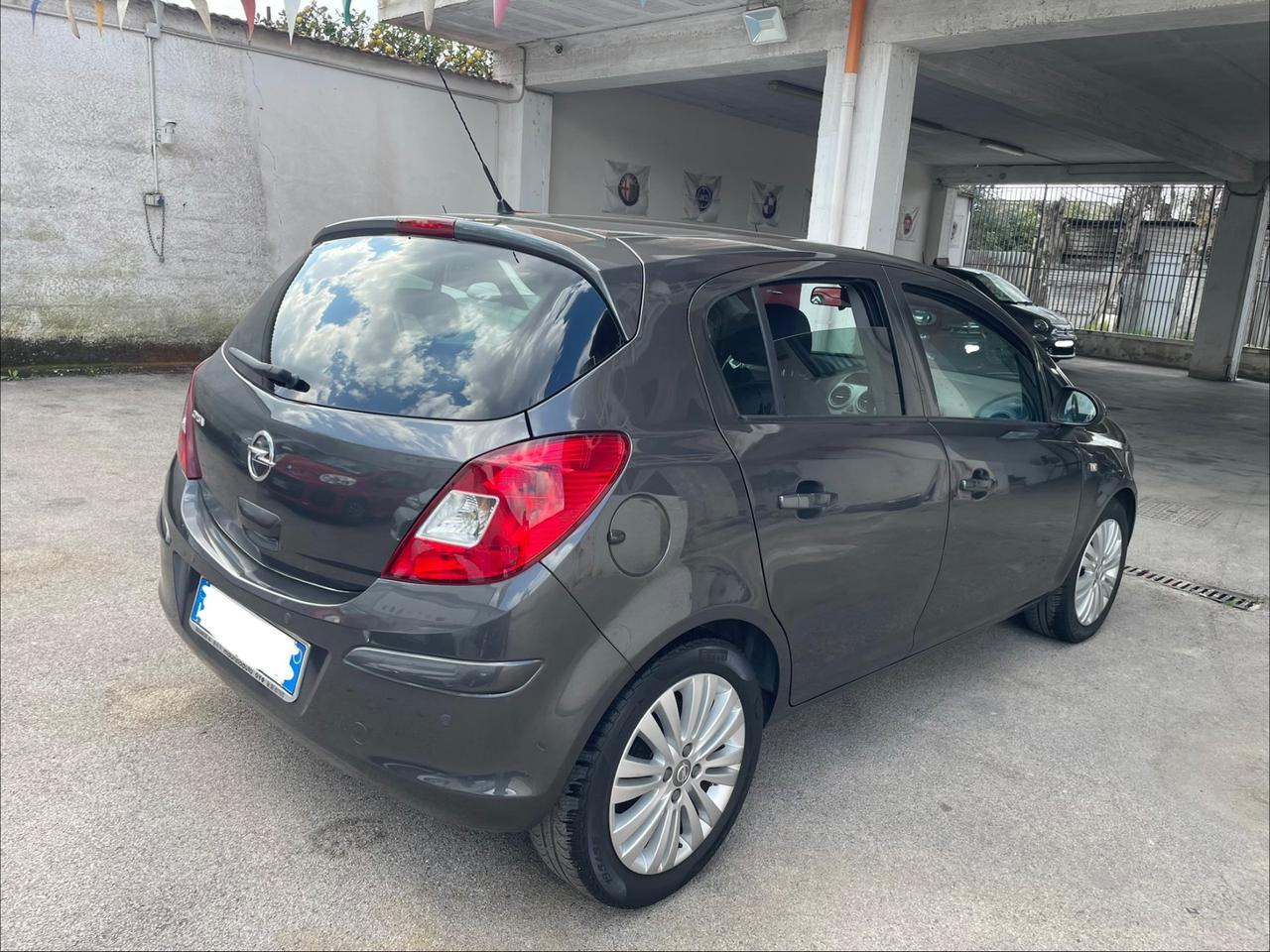 Opel Corsa 1.2 5 porte Cosmo Full dal nord Italia 4 cilindri
