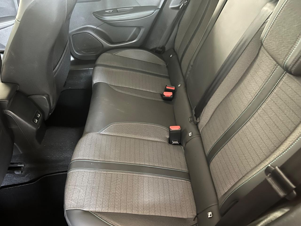 Peugeot 2008 PureTech 100 S&S Allure