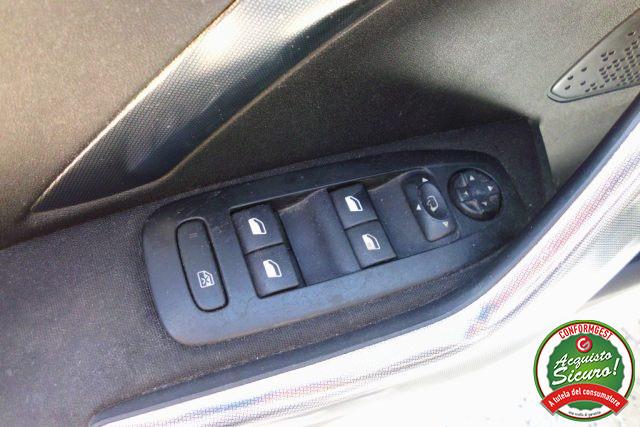 PEUGEOT 2008 1.6 e-HDi 92 CV Stop&Start Allure