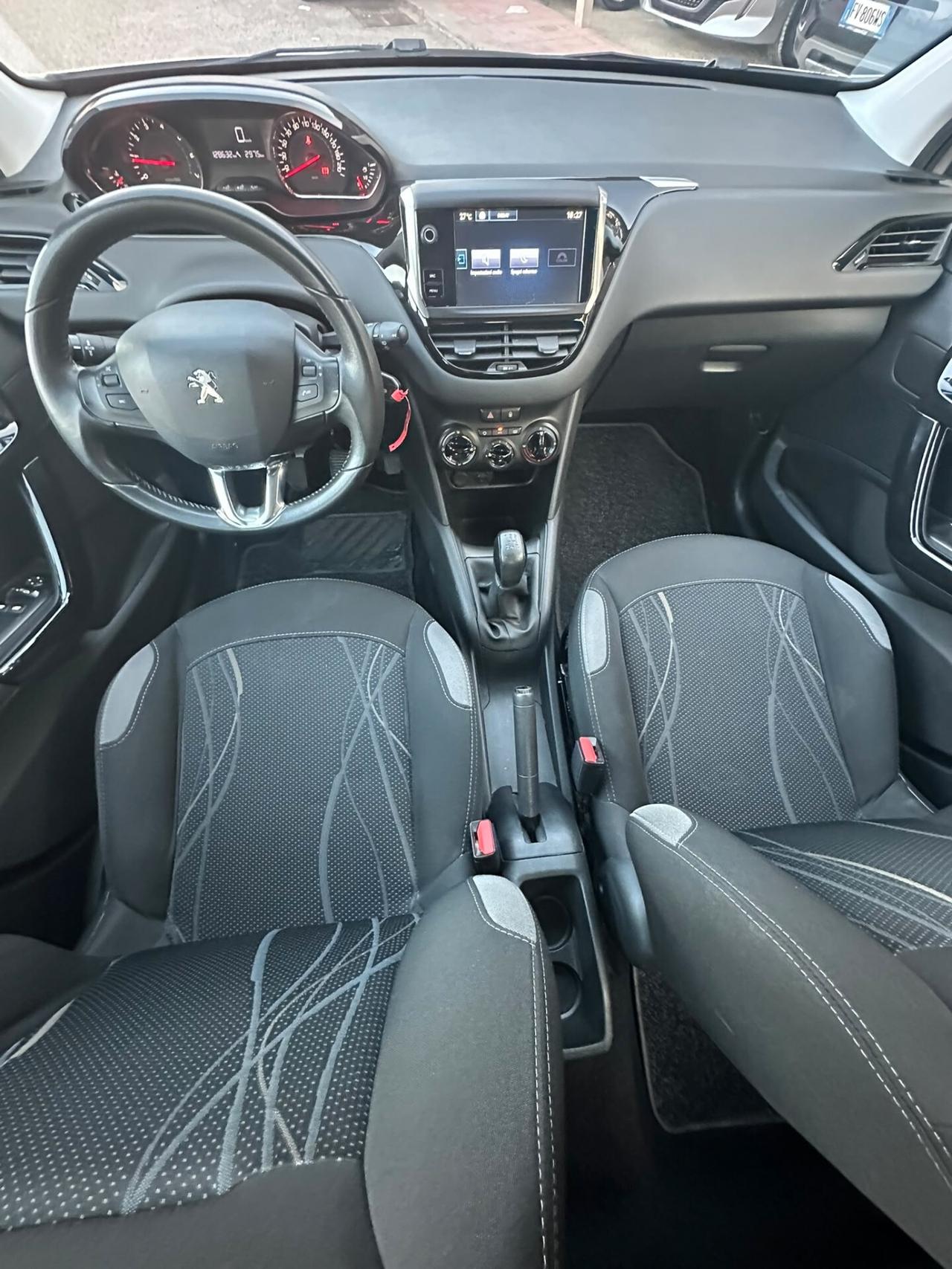 Peugeot 208 PureTech 82 5 porte Allure