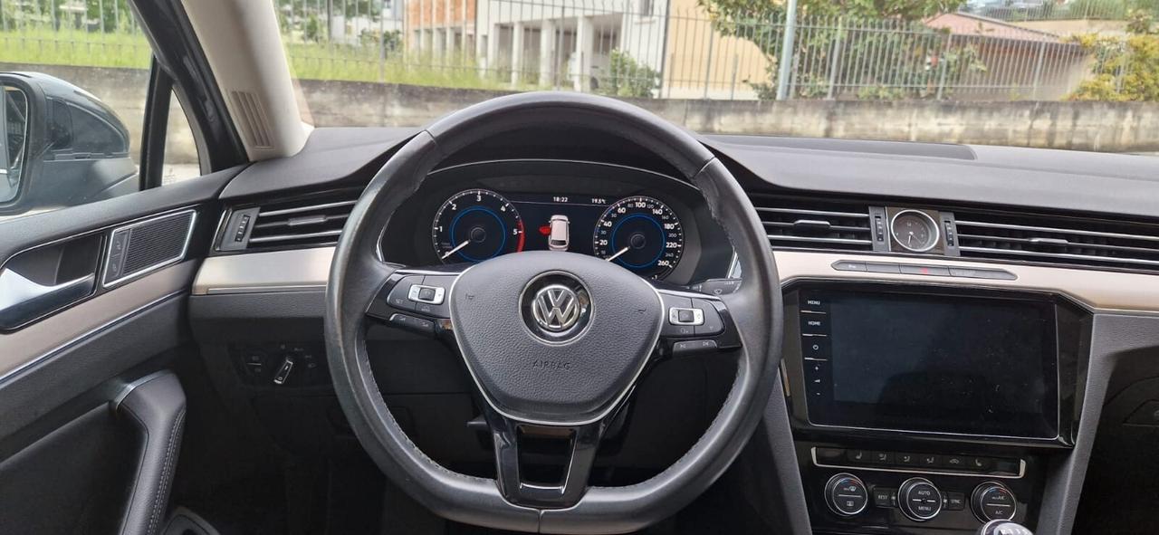 Volkswagen Passat 1.6 TDI Highline BlueMotion Technology