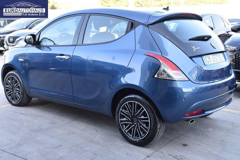 Lancia Ypsilon Ypsilon 1.0 firefly hybrid Gold s&s 70cv