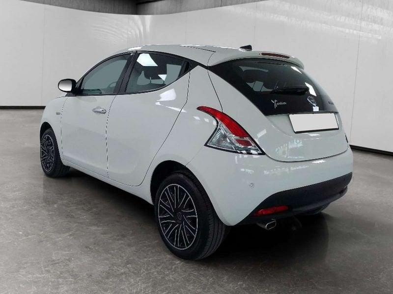 Lancia Ypsilon 1.0 firefly hybrid Gold Plus s&s 70cv 5p.ti