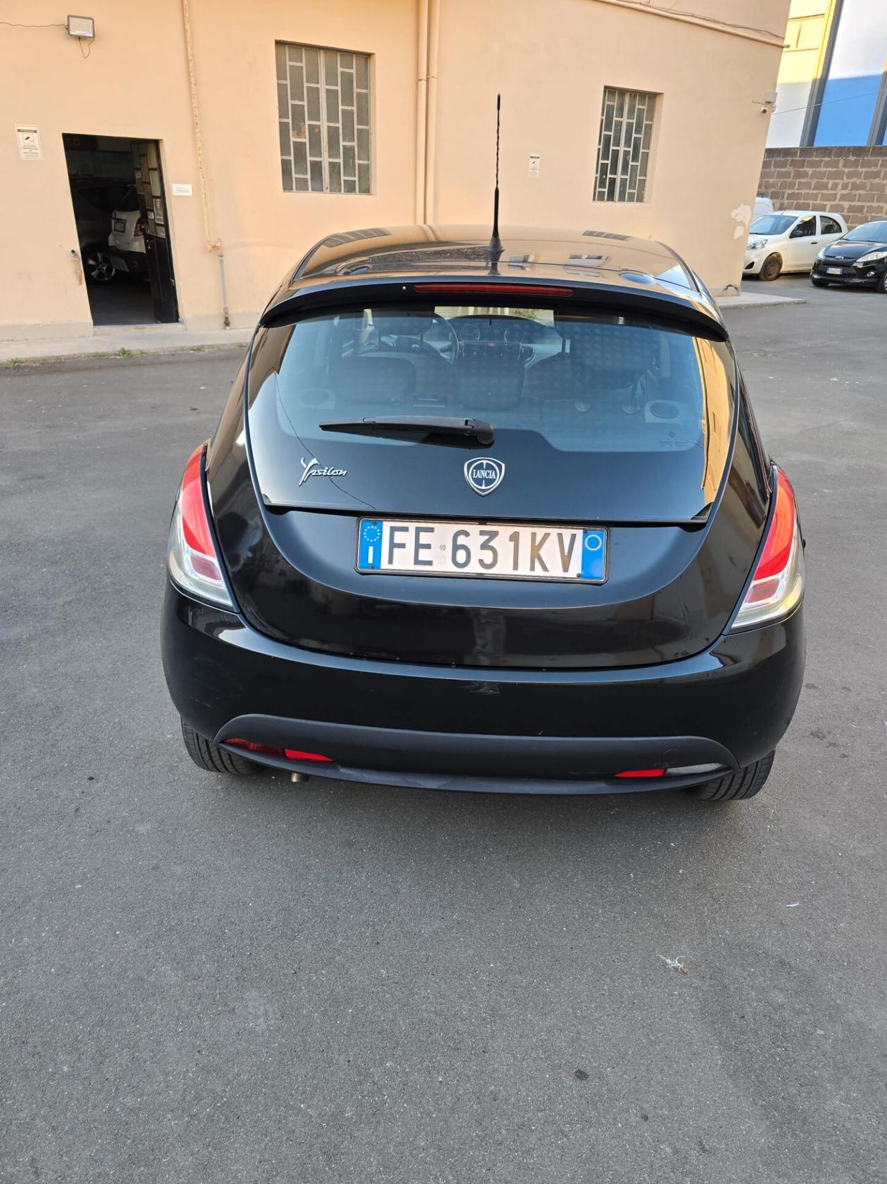 Lancia Ypsilon 1.2 69 CV 5 porte Platinum perfetta possibilita 12 mesi garanzia