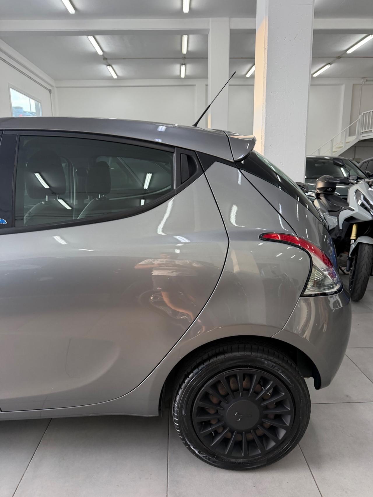 Lancia Ypsilon 1.2 BENZ/ GPL Ecochic FINANZIABILE