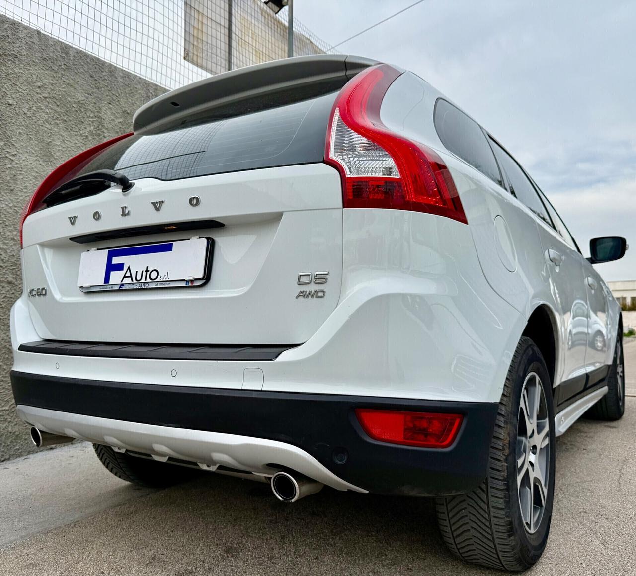 Volvo XC60 D5 AWD Geartronic Summum,TETTO PANORAMICO/APRIBILE,NAVI,FULL OTIONAL