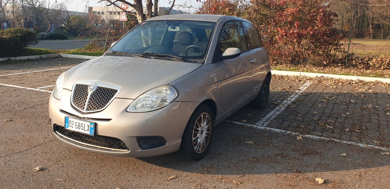 Lancia Ypsilon 1.4 Oro