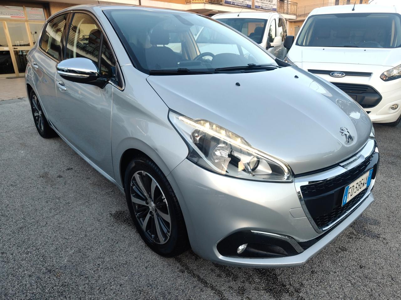 Peugeot 208 PureTech 82 5 porte Allure