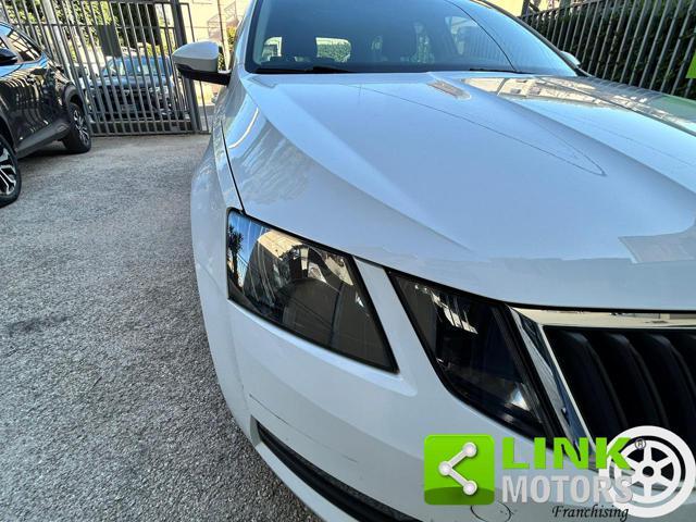 SKODA Octavia .